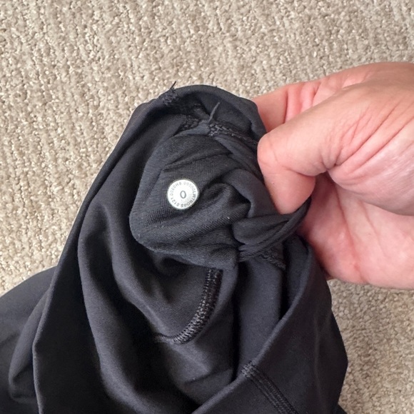 Lululemon Align High-Rise Black Yoga Short 8" Woman's Size 0 - Picture 9 of 10